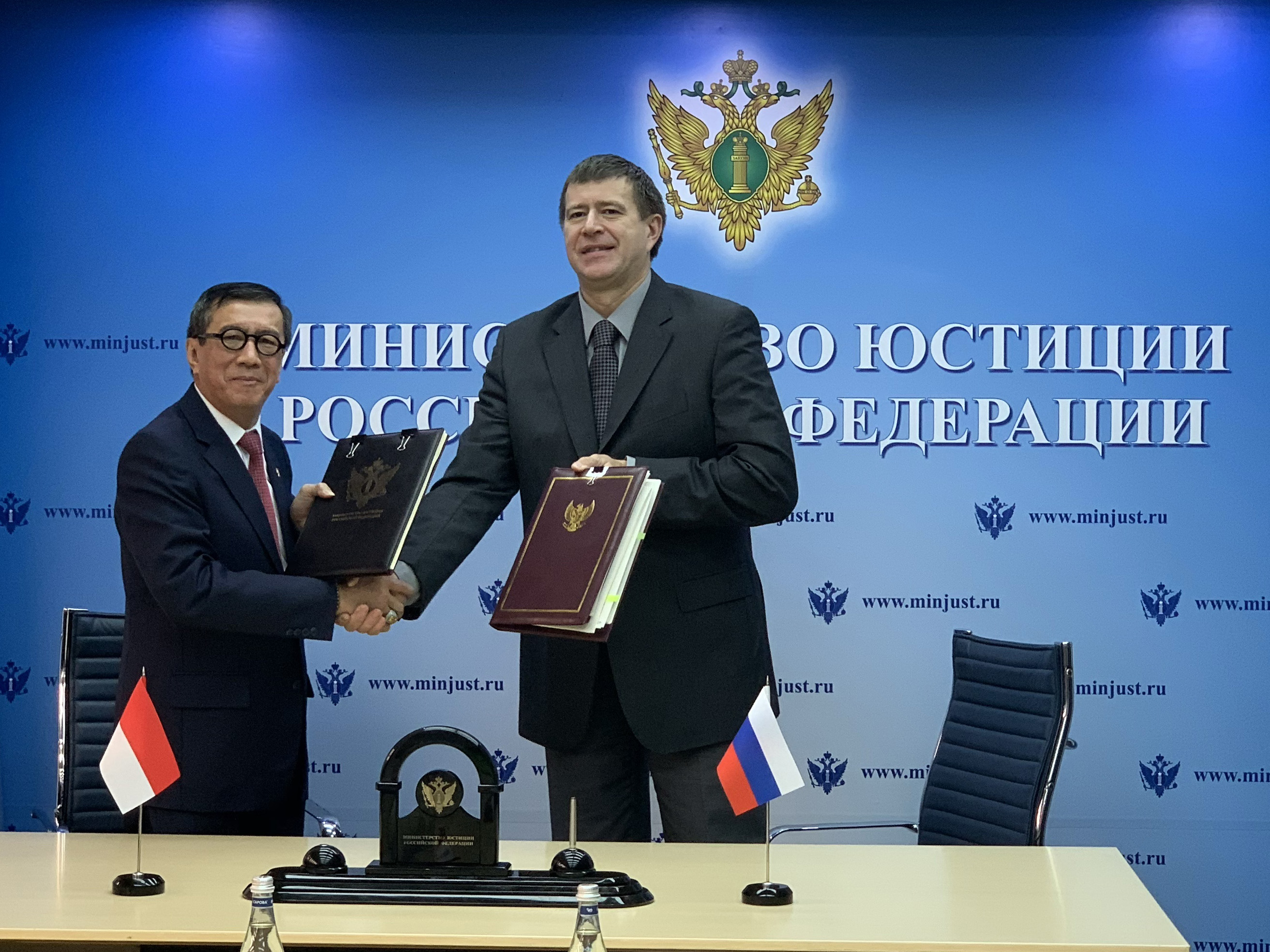  Menteri Hukum dan HAM RI Yasonna H Laoly dan Menteri Kehakiman Rusia Alksandr Konovalov