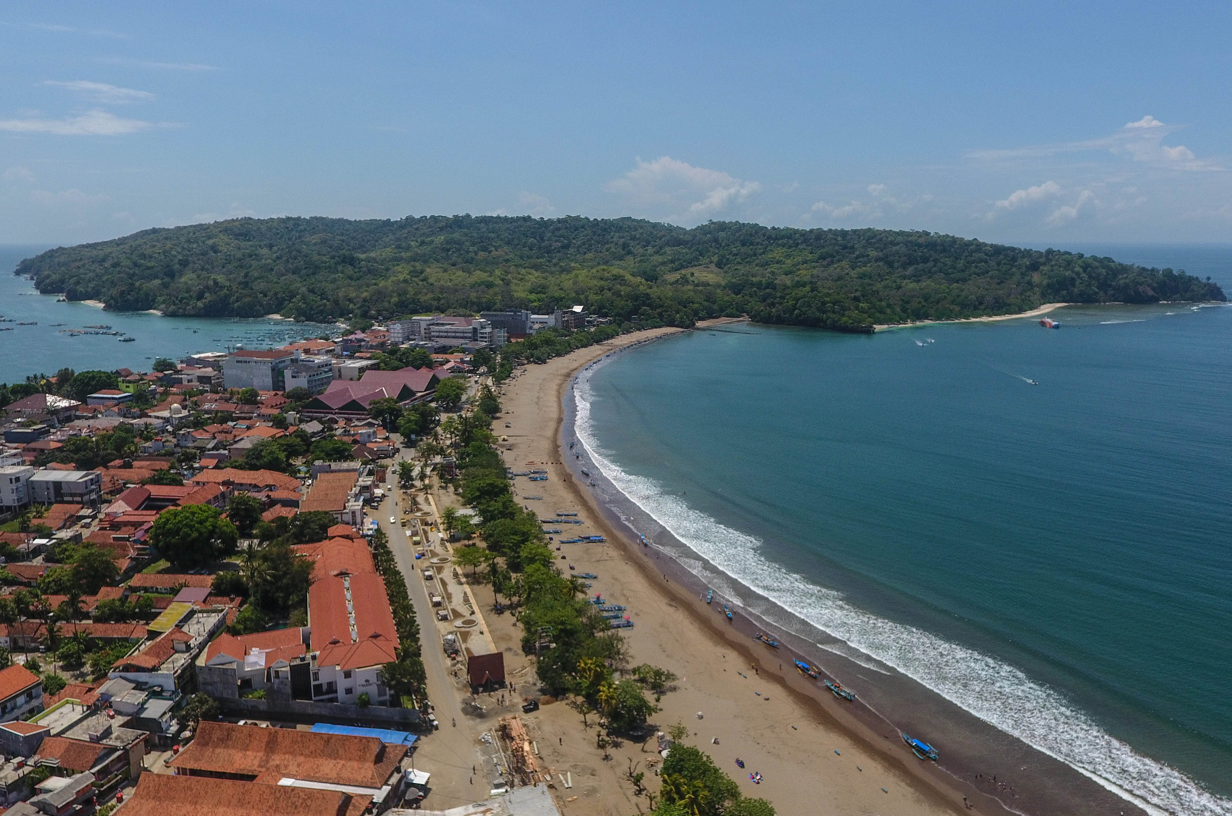 Aparat Keamanan Jaga 50 Lokasi Wisata di Jawa Barat