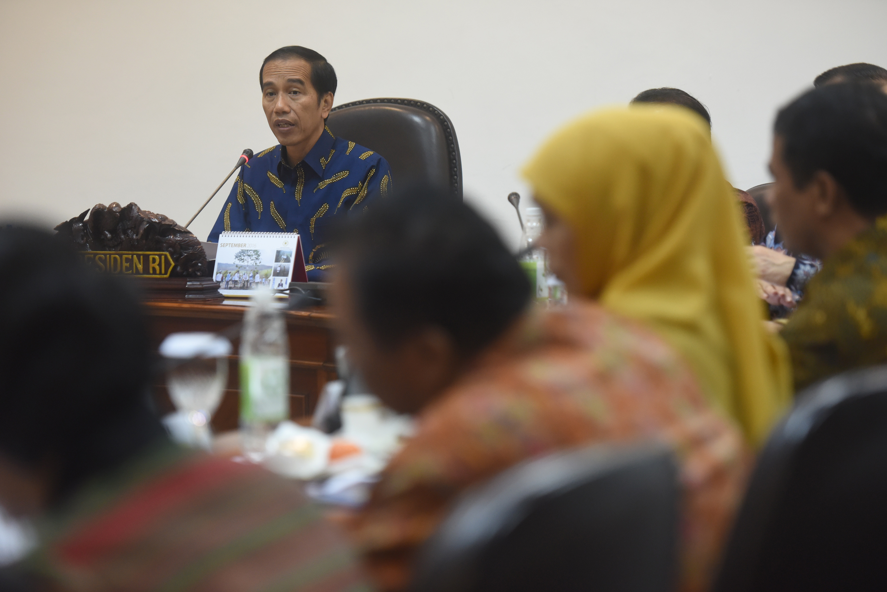Jokowi Minta Perkecil Keran Impor 