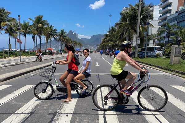 Lima Tips Bekerja Sekaligus Liburan