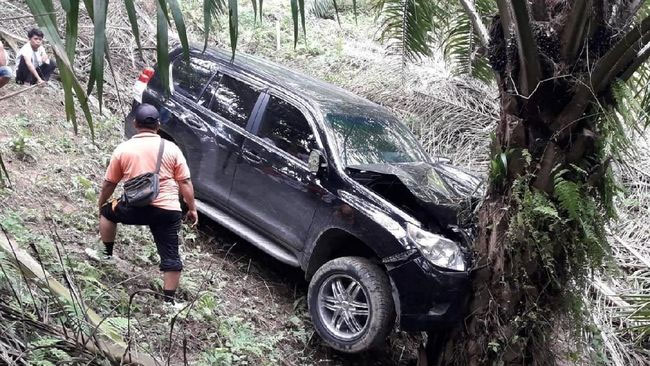 Hakim Pengadilan Negeri Medan bernama Jamaluddin (55) ditemukan dalam mobil SUV di wilayah kebun sawit, Desa Suka Dame 
