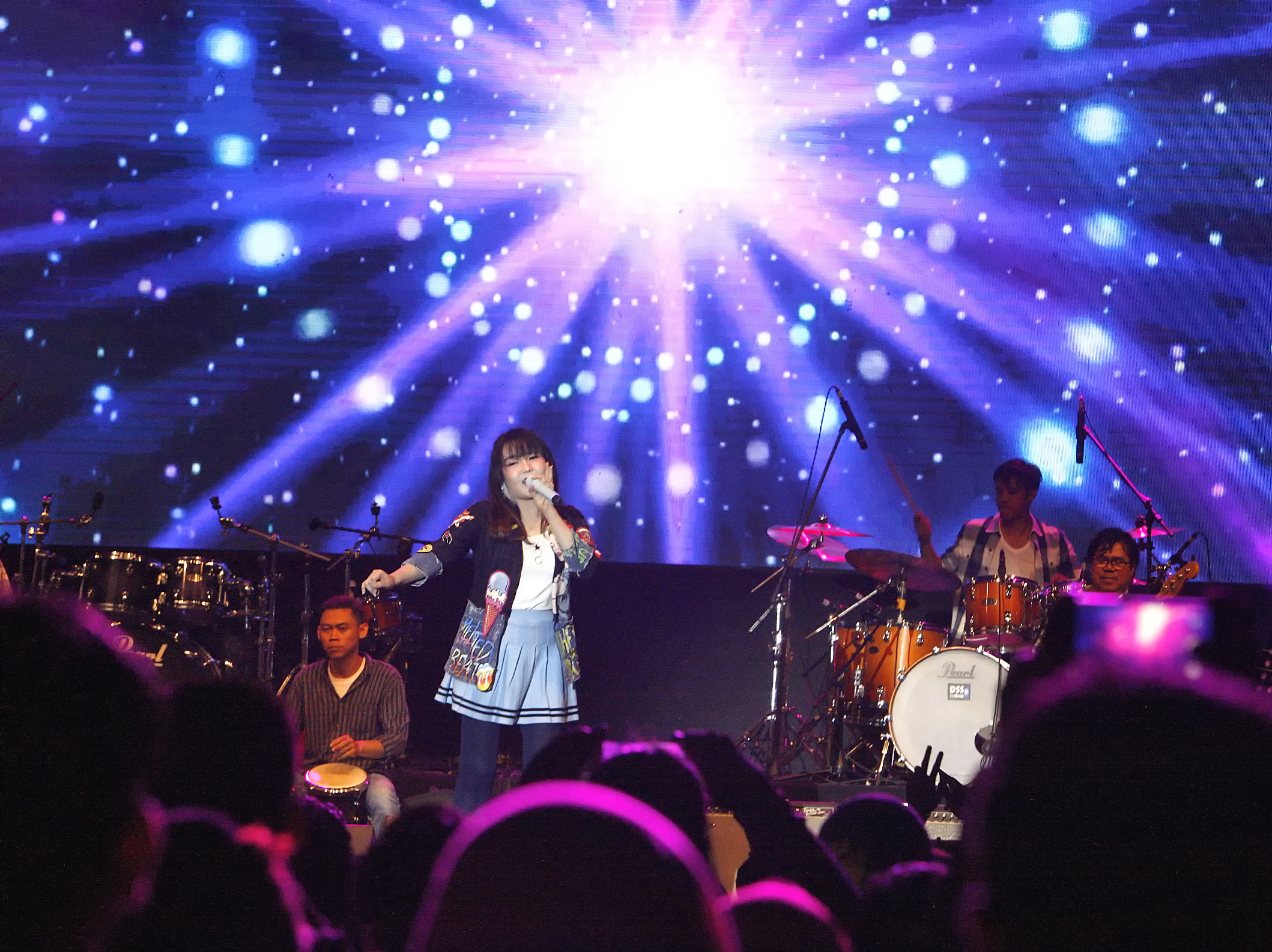 penyanyi Via Vallen menghibur pengunjung International Jatiluhur Jazz festival 2019