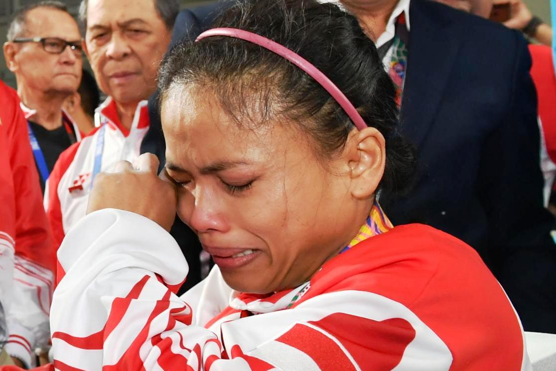 Lisa Setiawati tak bisa membendung air matanya ketika gagal mempersembahkan medali emas di SEA Games 2019.