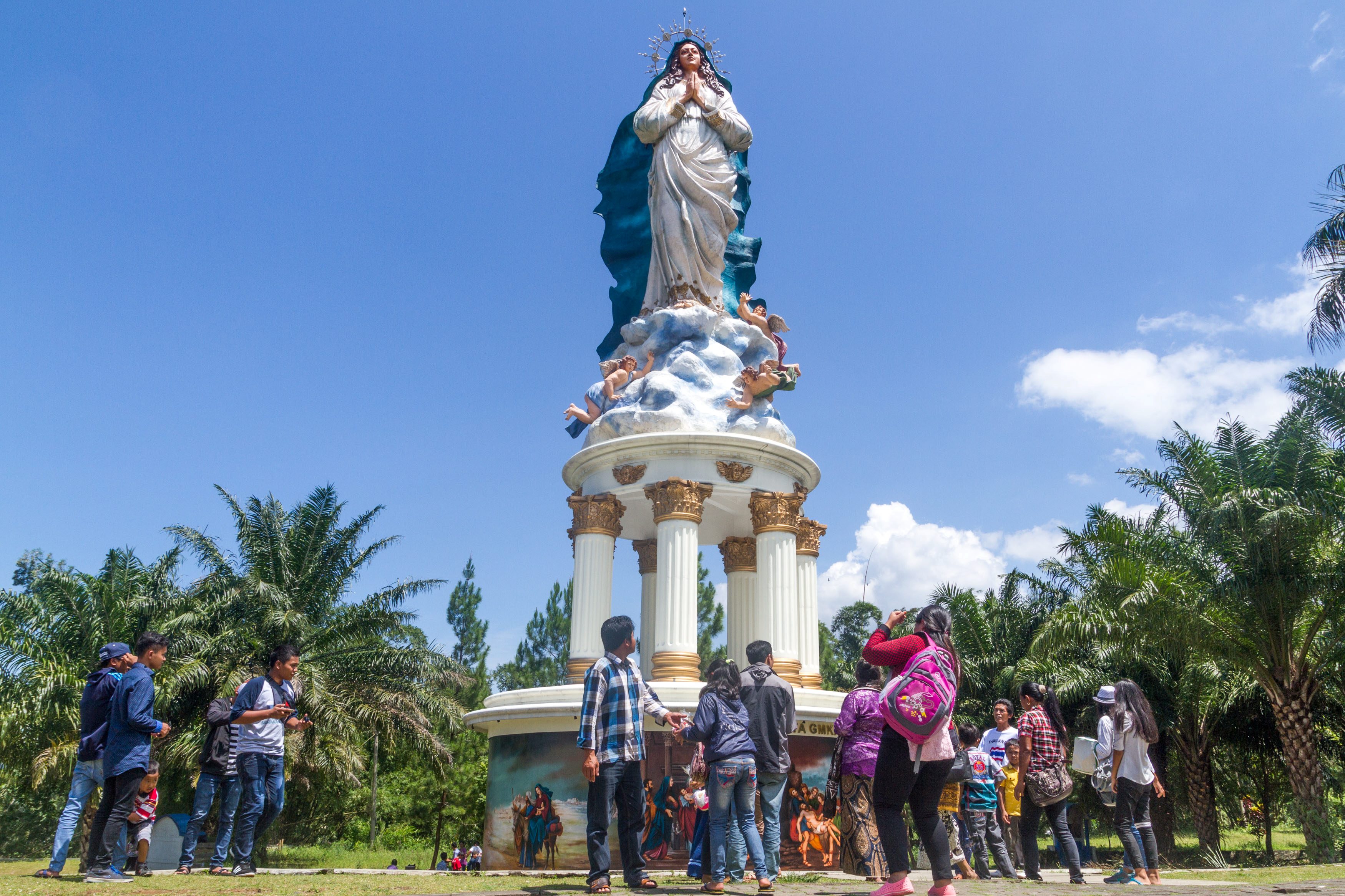 Wisata Khidmat di Goa Maria