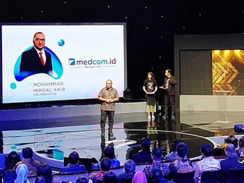 CEO Medcom.id Mohammad Mirdal menjelaskan logo baru Medcom.id. 