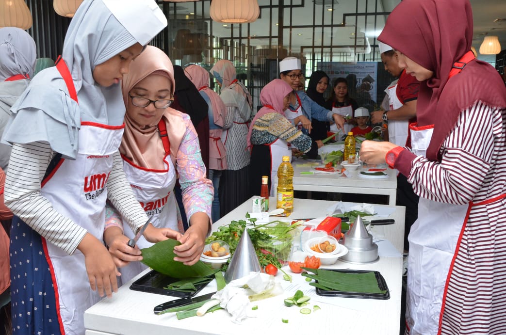 Dalam rangka memperingati Hari Ibu, Fowarlife menggelar Mother’s Day Fun Cooking Class di Jakarta, Sabtu (21/120. 