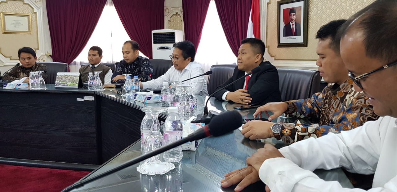 Rapat pembahasan rencana pembangunan pusat layanan haji dan umrah terpadu di Jeddah, Sabtu (28/12/2019).