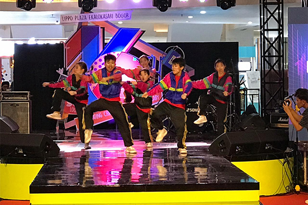 Gaya Retro 90-an Hadir di Pusat Perbelanjaan Bogor