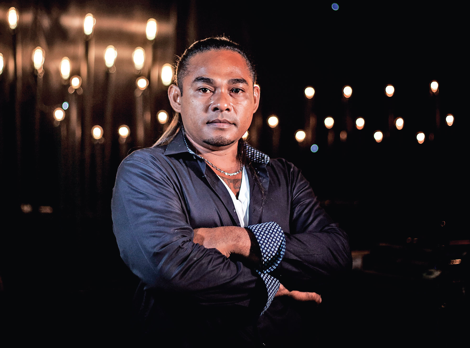 William Jan Hehakaya, pendeta nyentrik dari Pulau Seram, Maluku.