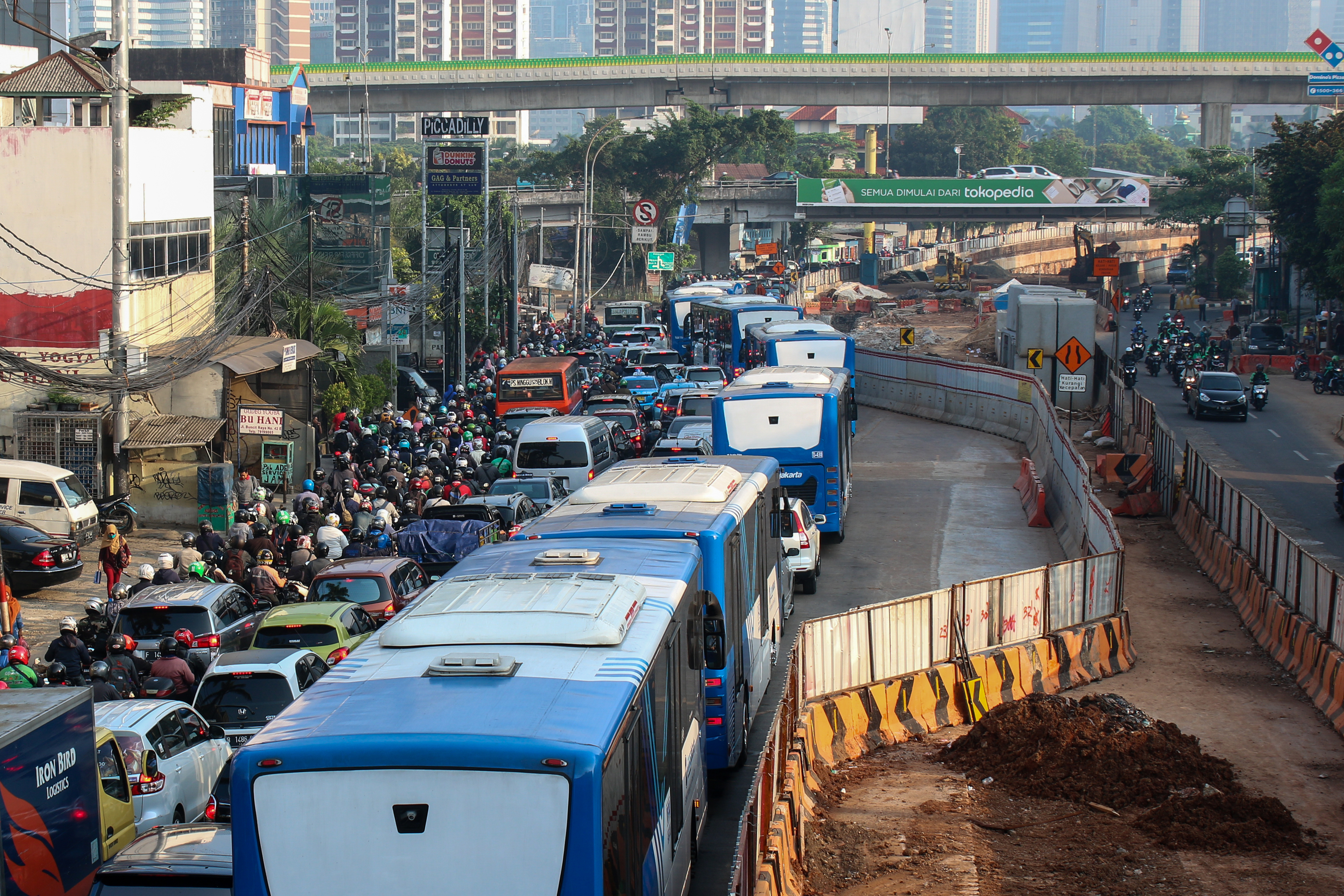 Ilustrasi kemacetan di kawasan Mampang Prapatan