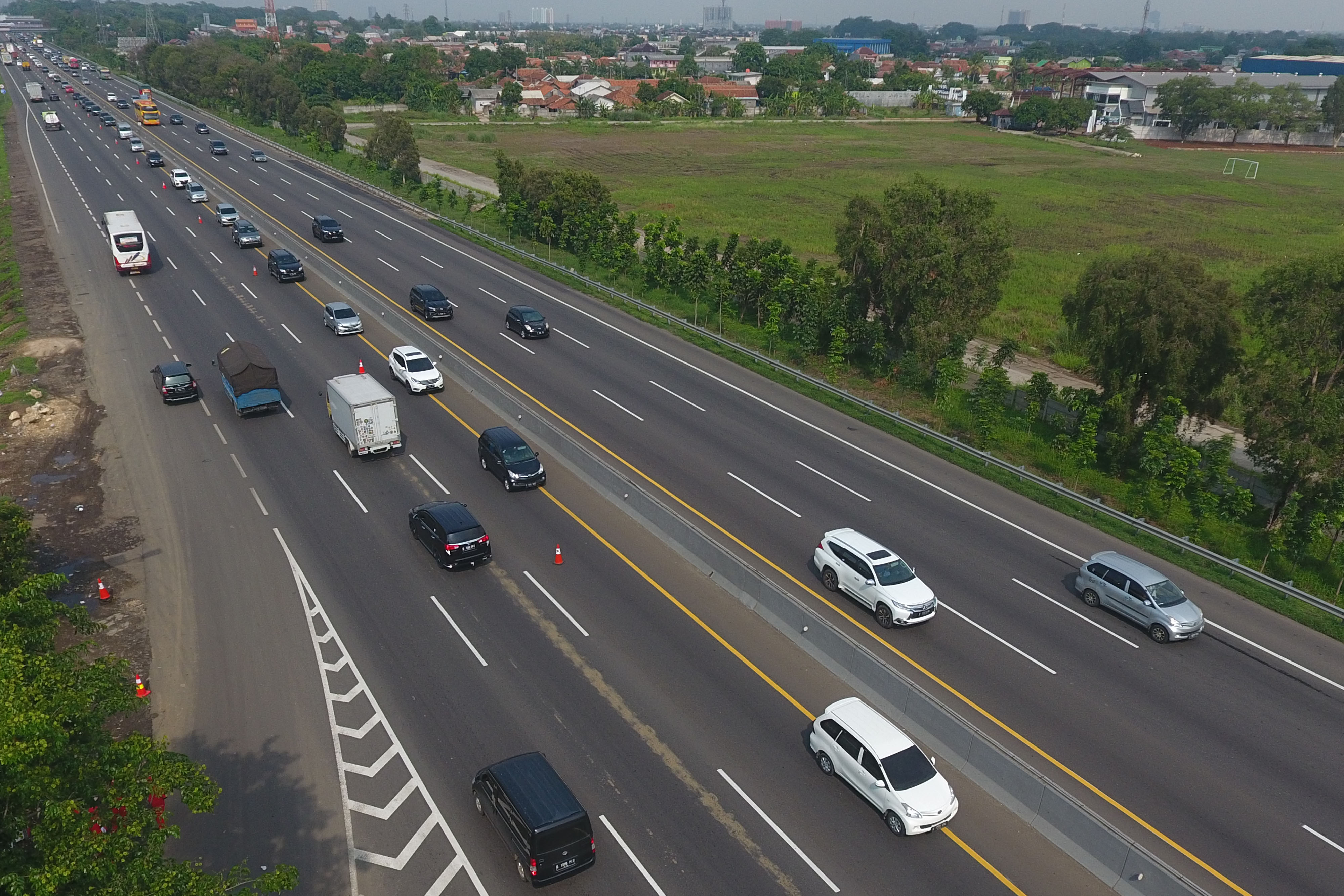 Contraflow di tol Jakarta-Cikampek