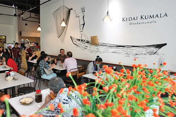 Suasana di Kedai Kumala.
