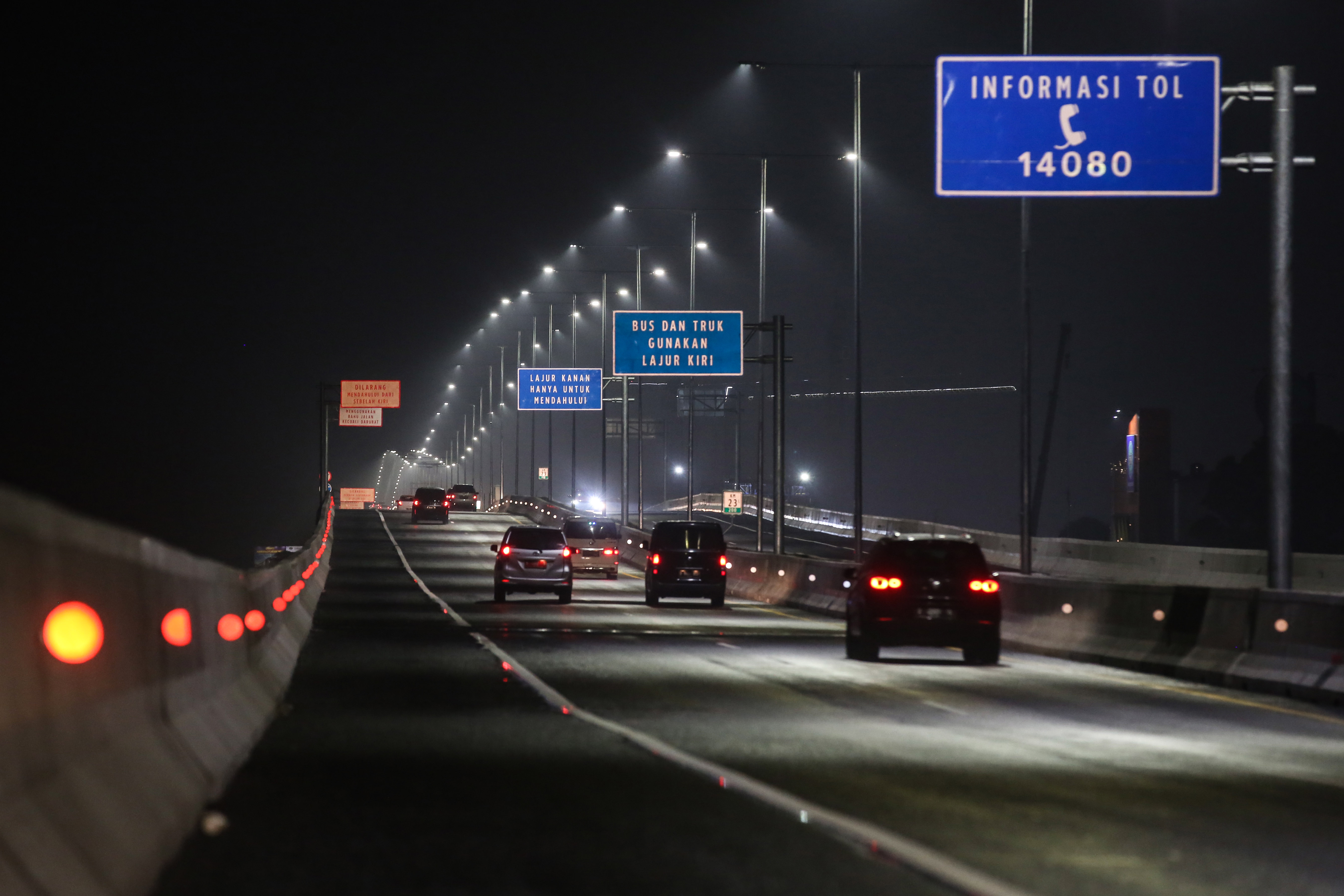 ilustrasi kondidi jalan di Tol Layang Jakarta-Cikampek