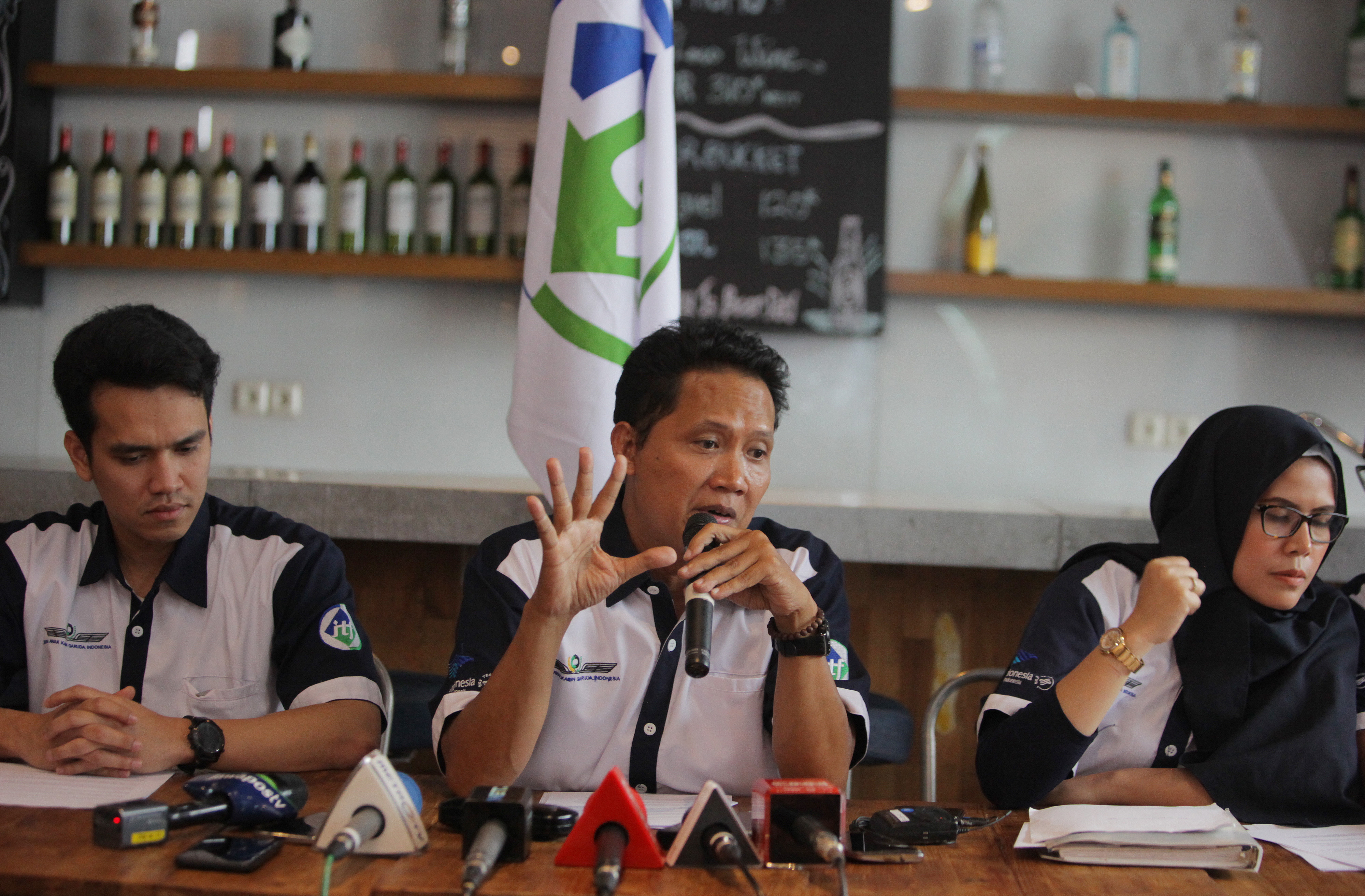 Ikatan Awak Kabin Garuda memberikan keterangan terkait Ari Ashkara mantan Direktur Utama garuda Indonesia