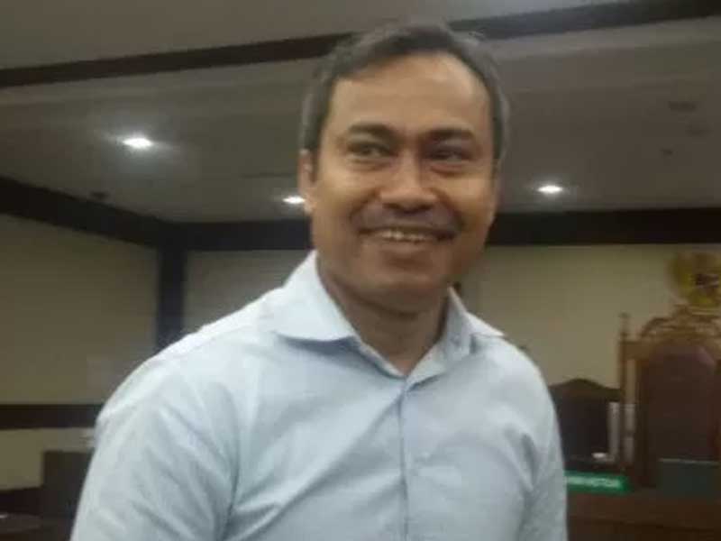 Desrizal Chaniago terdakwa pemukul hakim usai menjalani pembacaan vonis di Pengadilan Negeri Jakarta Pusat, Selasa (17/12/2019).