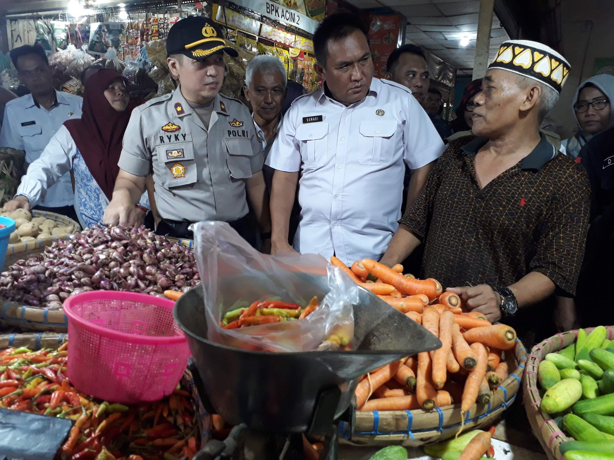  Satgas Pangan Karawang melakukan sidak di Pasar Johar, Rabu (18/12/2019).