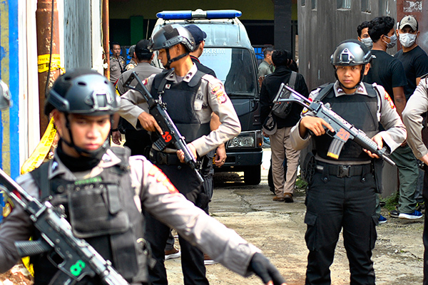 Densus 88 Tangkap Terduga Teroris di Papua