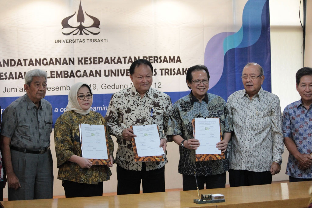Universitas Trisakti dan Yayasan Trisakti sepakat akhiri konflik 17 tahun lewat penandtangan MoU.  