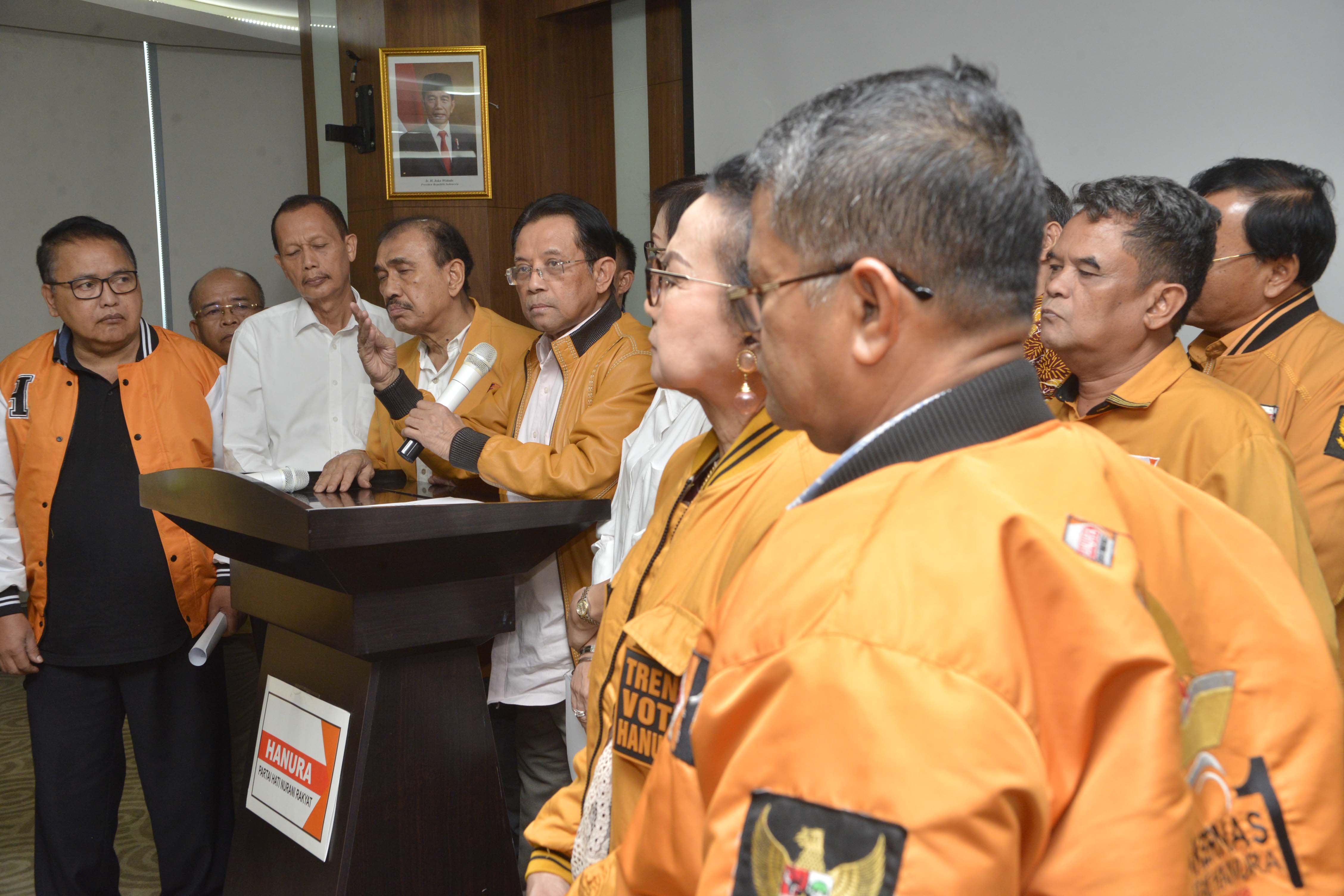 Hanura Kubu Ambhara Minta OSO Bertanggung Jawab