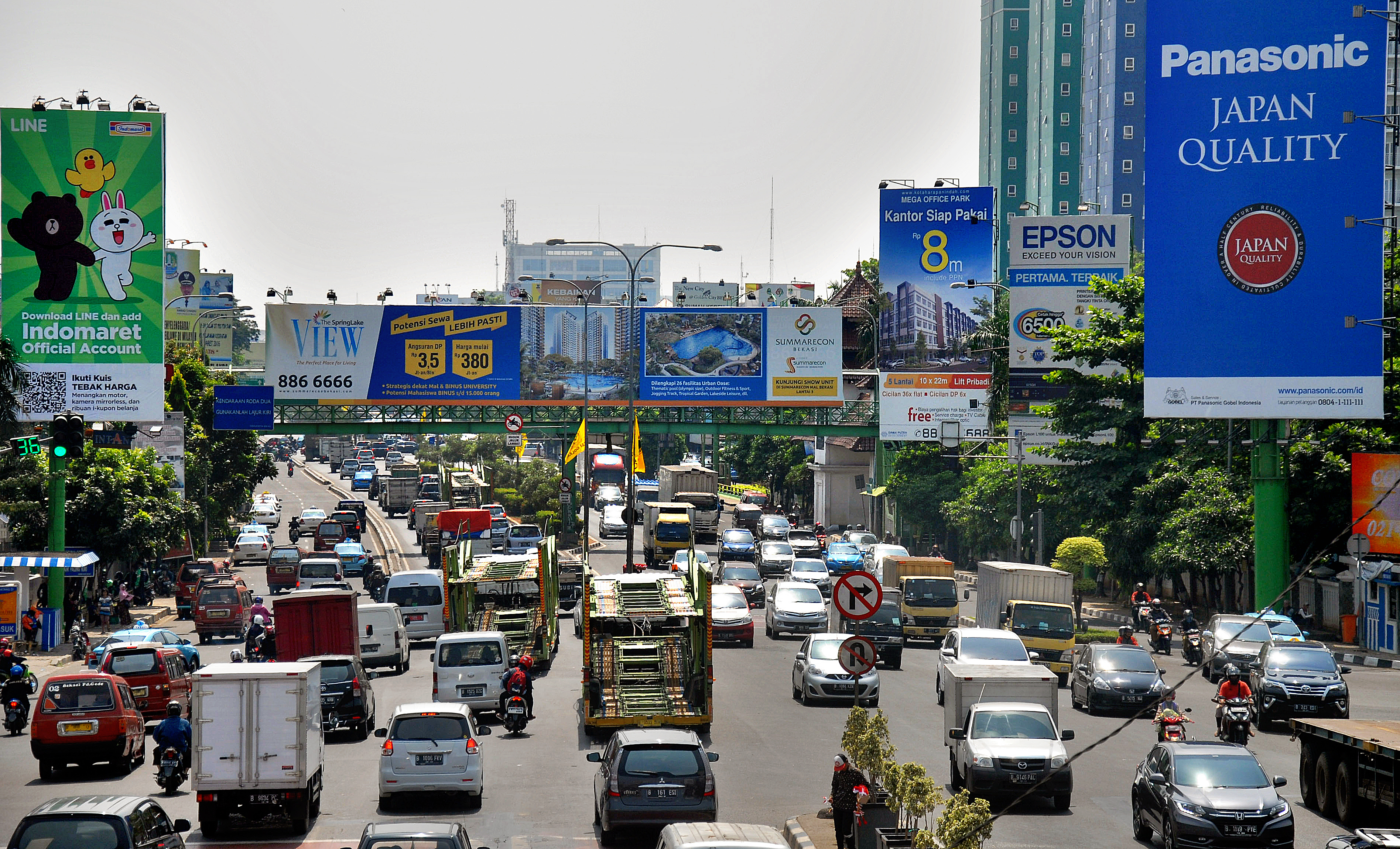 Reklame yang tidak beraturan di Kota Bekasi akan diatur guna mendongkrak perolehan PAD