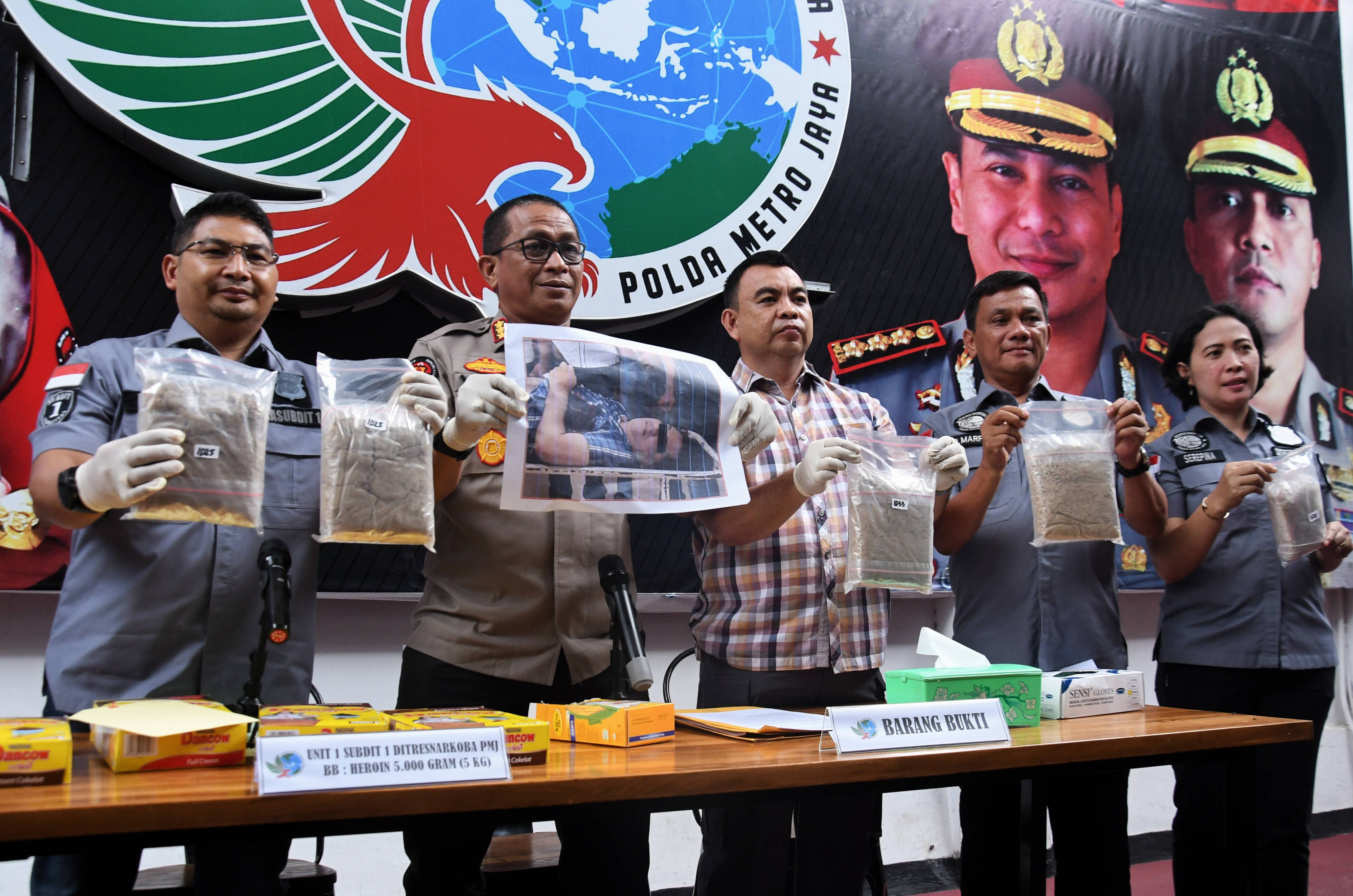 POLISI UNGKAP JARINGAN NARKOBA JENIS HORIN INDONESIA-PAKISTAN