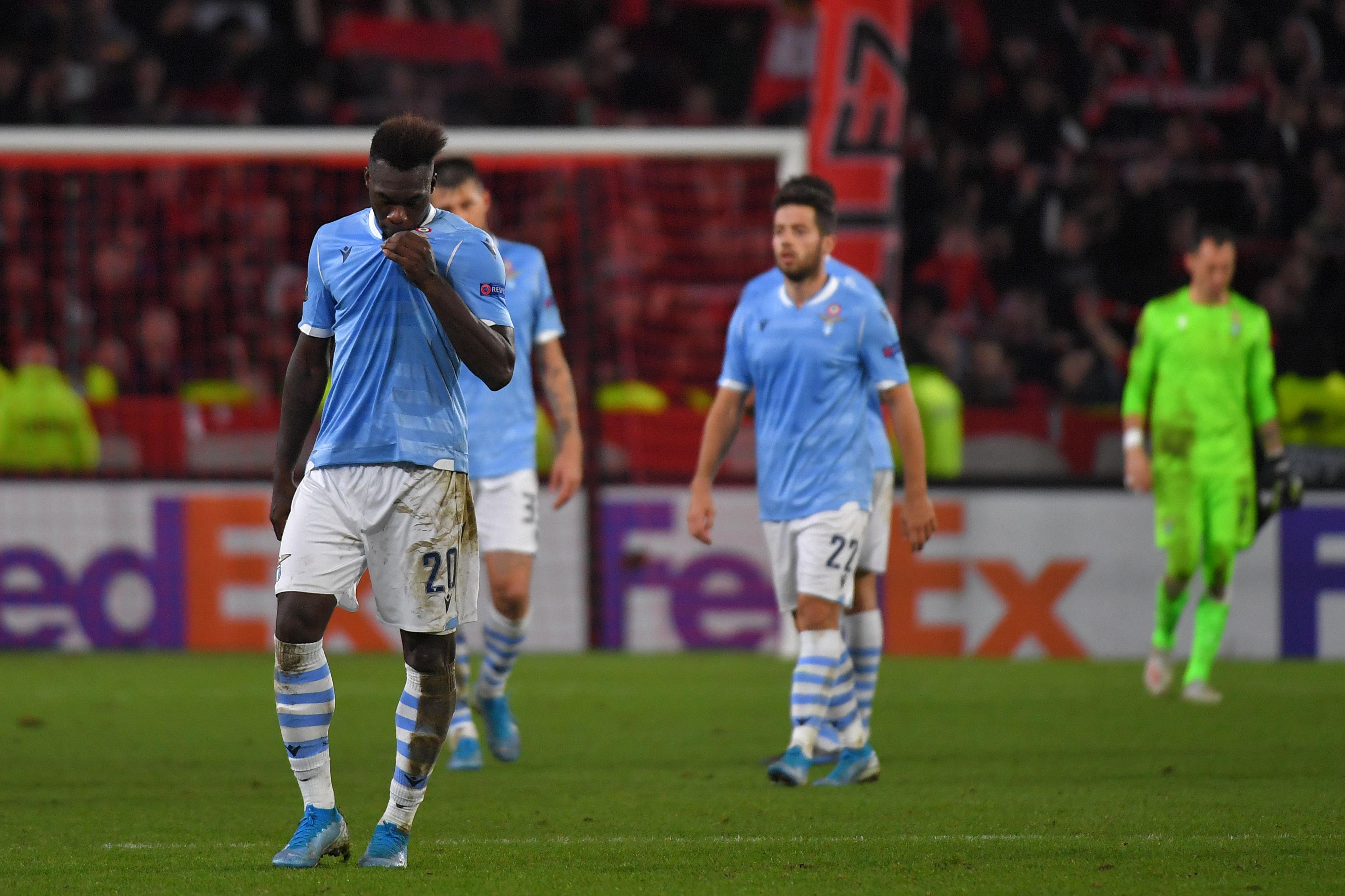 Reaksi para pemain Lazio usai dipastikan gagal lolos ke 32 besar Liga Europa pascakekalahan dari Rennes.