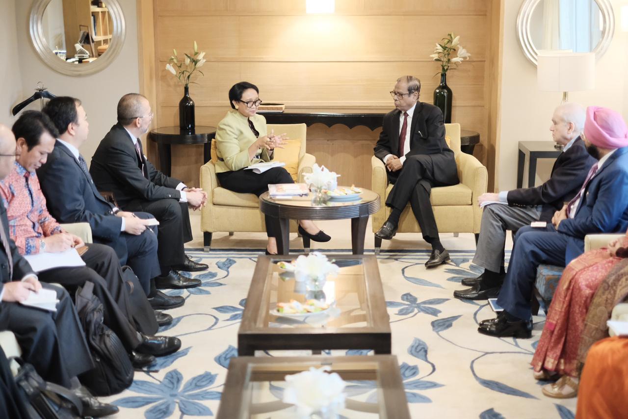Pertemuan antara Menlu Retno Marsudi dengan Menlu India Subrahmanyam Jaishankar di New Delhi, India.