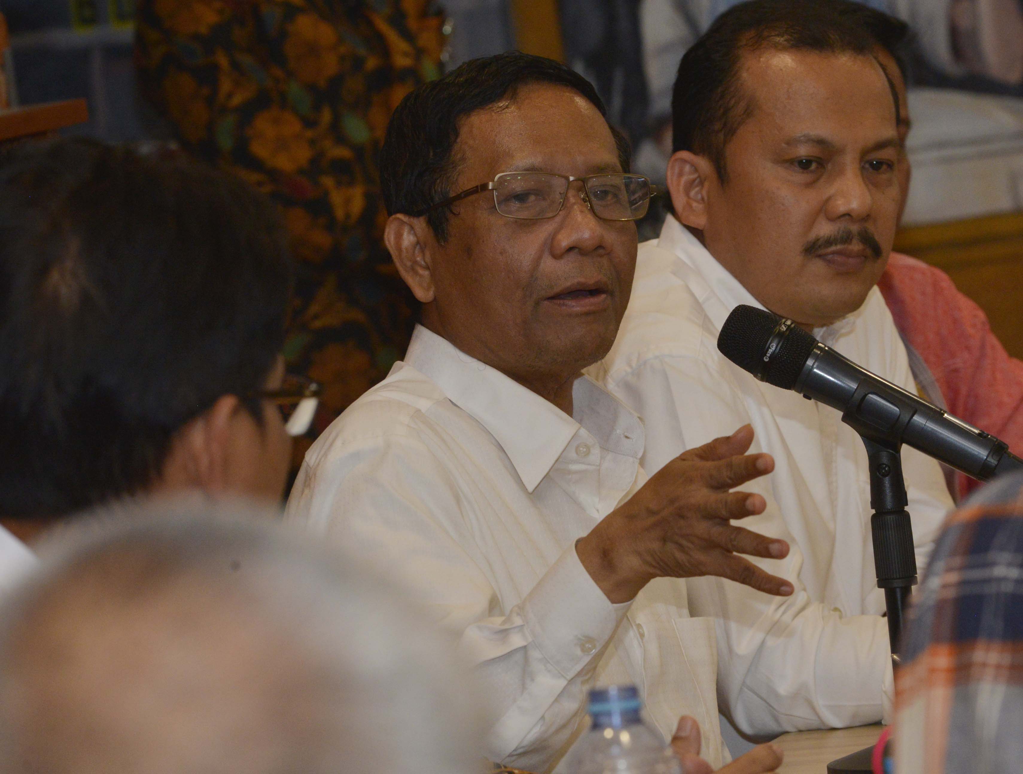 Mahfud: Status Ketua KPK, Polri Nonaktif