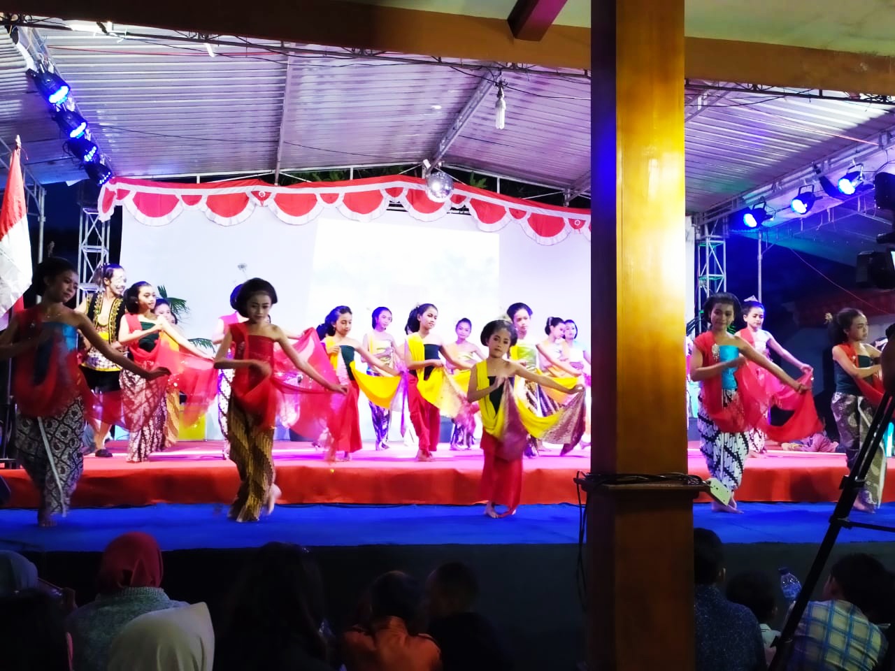 Pertunjukkan kesenian menjadi andalan Kabupaten Klaten, Jawa Tengah.