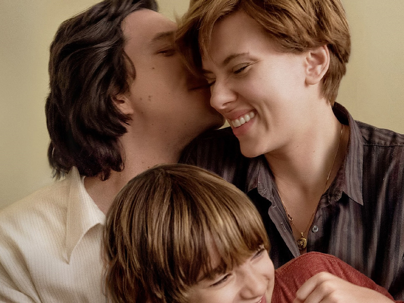 Adam Driver (kiri) dan Scarlett Johansson (kanan) dalam film Marriage Story.