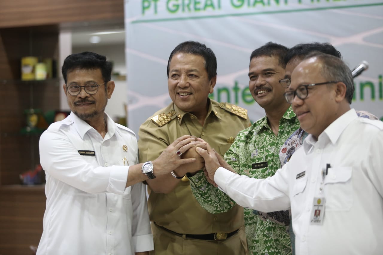 Menteri Pertanian (Mentan) Syahrul Yasin Limpo saat melakukan kunjungan kerja ke PT Great Giant Pineapple (GGP) Terbanggi Besar, Lampung  