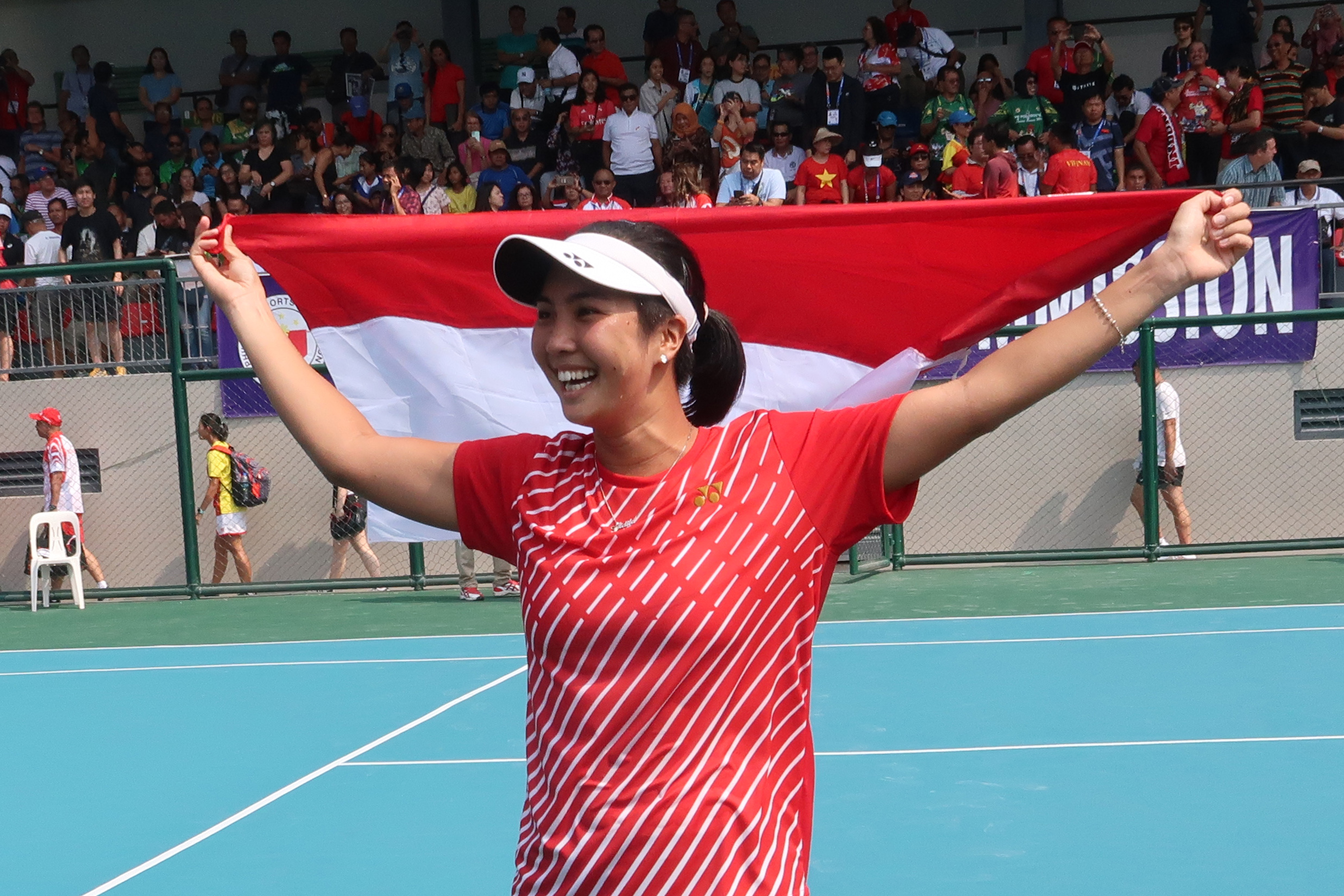 Petenis tunggal putri Indonesia Aldila Sutjiadi salah satu peraih emas di SEA Games Manila