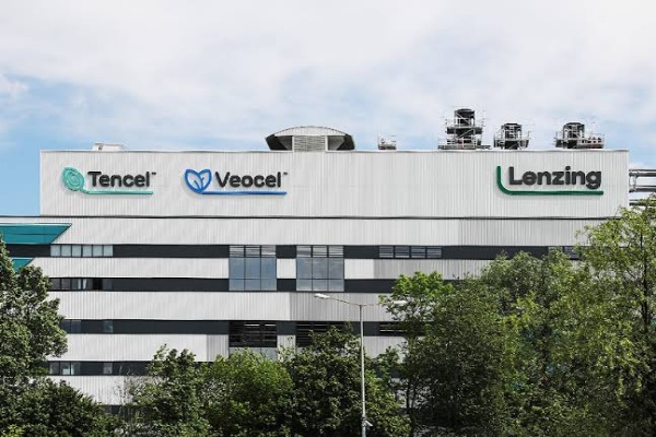  Lenzing Group dari Austria berkomitmen untuk mengurangi emisi CO2 perusahaan secara drastis. 