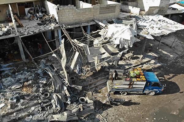 Serangan Udara di Pasar Suriah Tewaskan 10 Warga Sipil