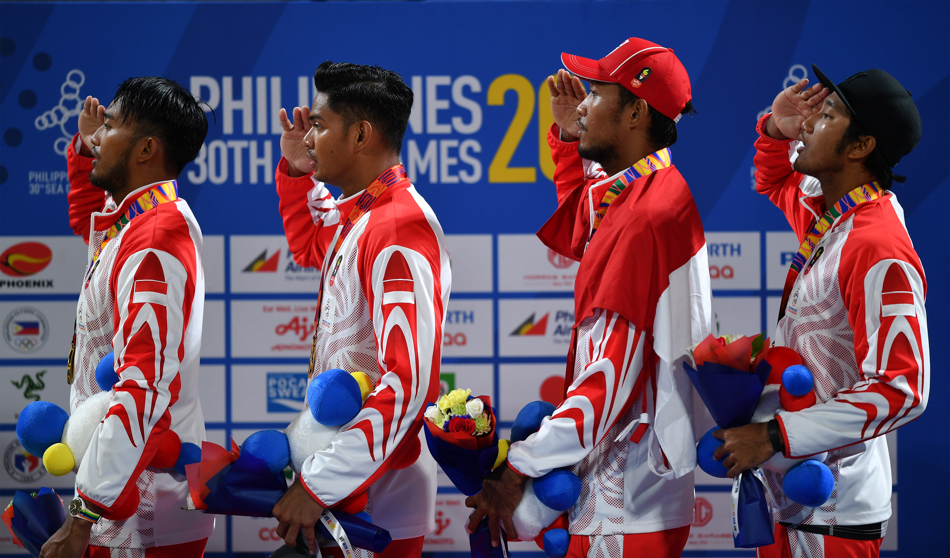Tim bola voli pantai putra Indonesia meraih medali emas voli pantai beregu pada SEA Games 2019 di Manila, Filipina.  