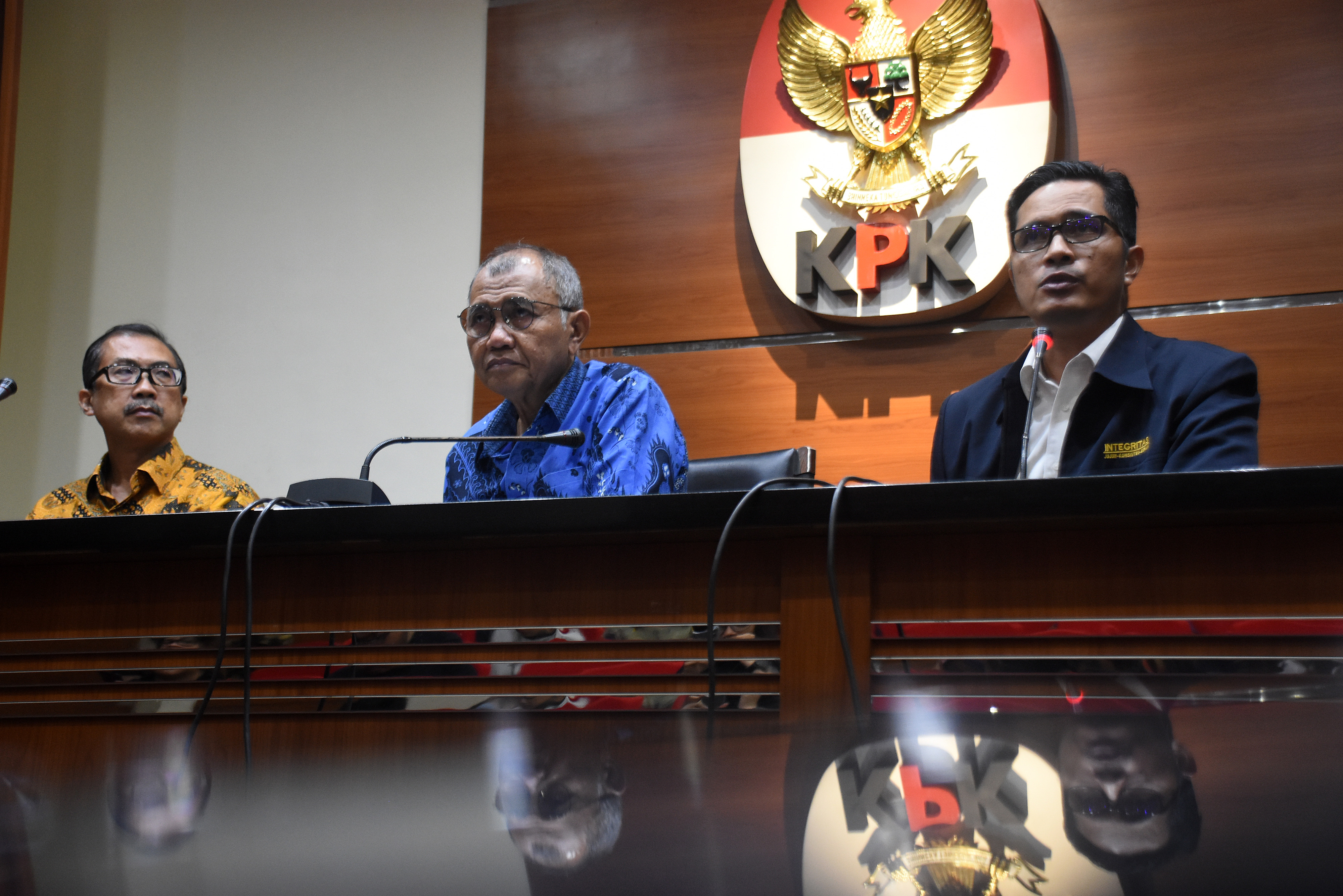 Ketua KPK Agus rahardjo didampingi Juru Bicara KPK dan Sekjen KPK menggelar konpers soal laporan akhir tahun KPK