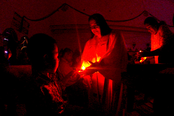 Puluhan Ribu Umat Kristen di Kupang Ikuti Ibadah Malam Natal