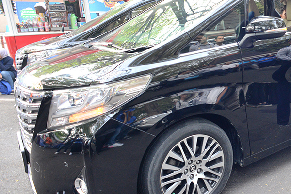 Razia ke Mal, BPRD Temukan Alphard Tunggak Pajak Rp28 Juta 
