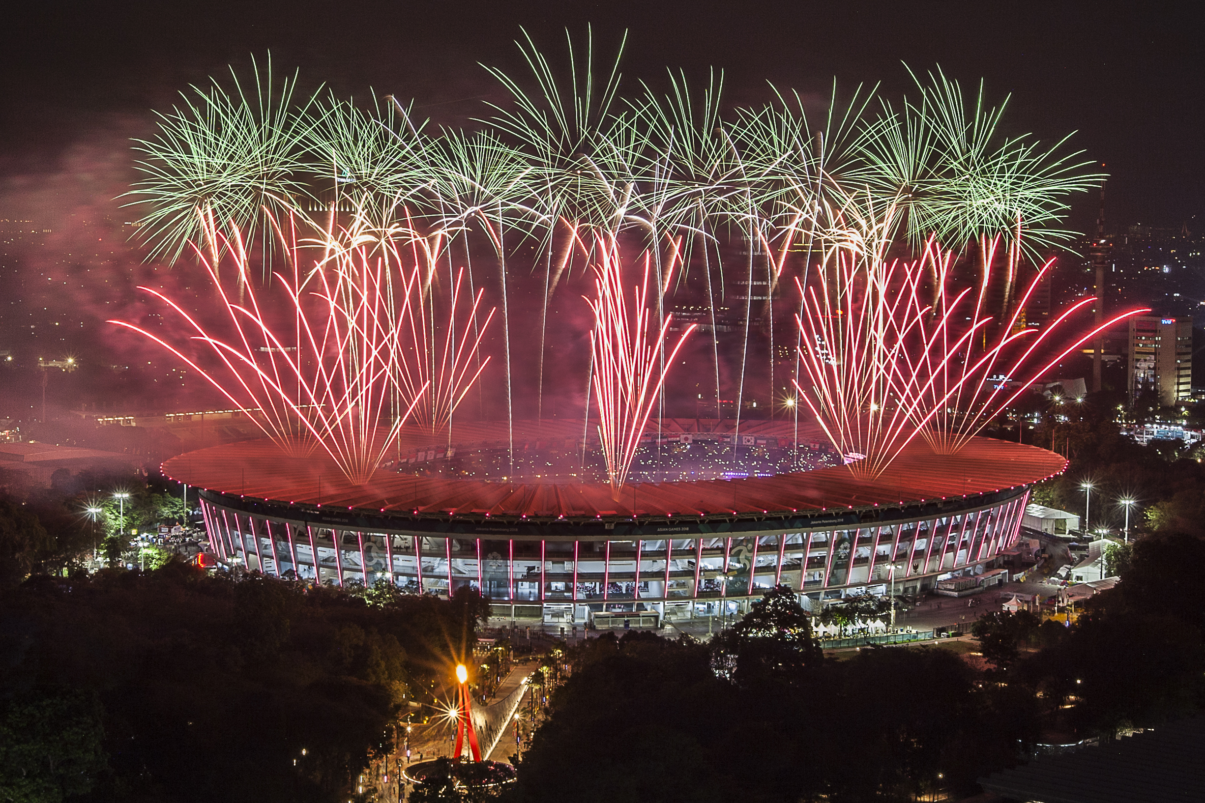 Pembukaan Asian Games 2018 di Stadion Utama Gelora Bung Karno, Senayan, Jakarta. Indonesia berniat jadi tuan rumah Olimpiade 2032.