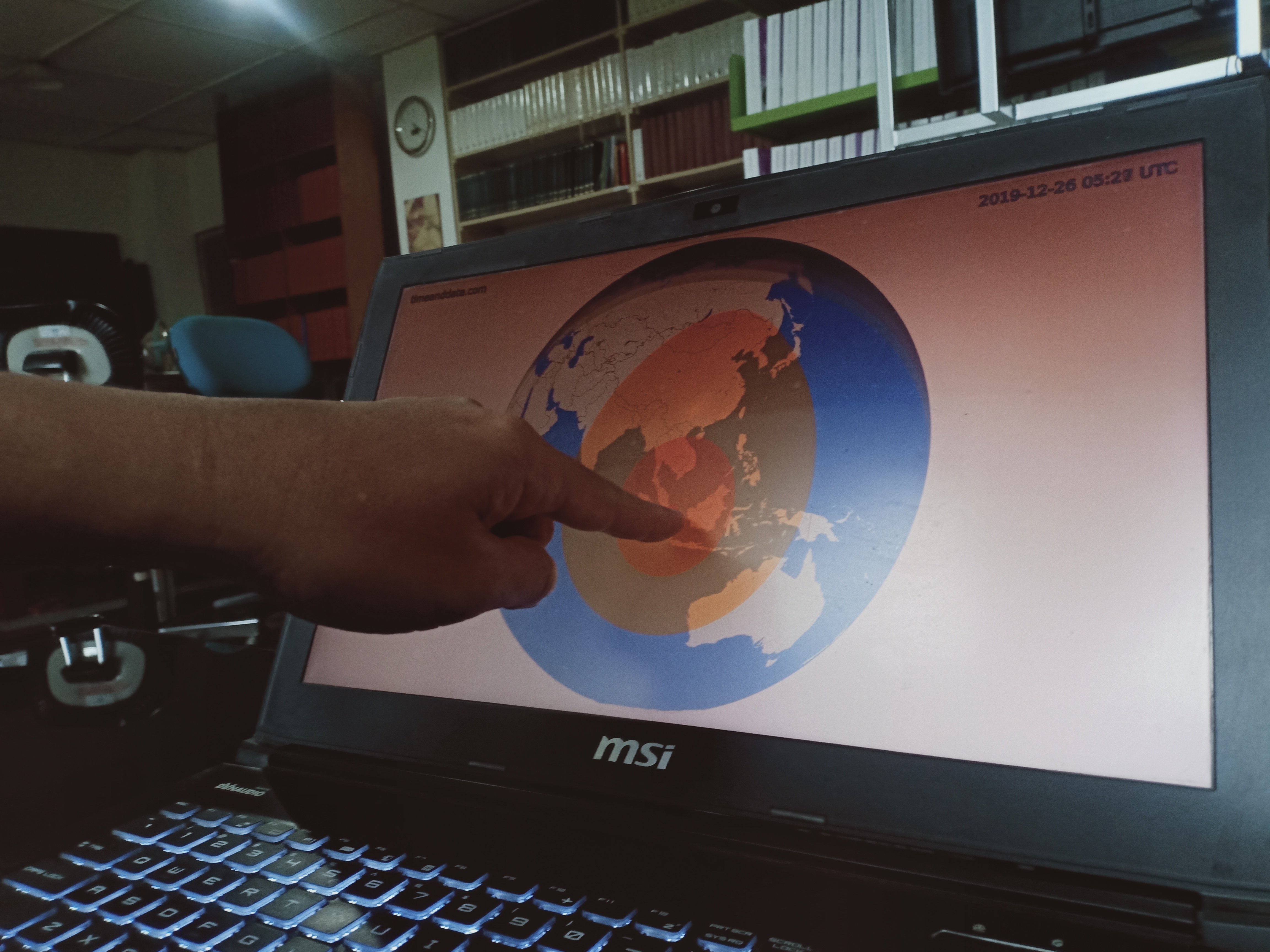 Gerhana matahari cincin akan melintas di sejumlah wilayah di Indonesia mulai pukul 10.00 WIB.