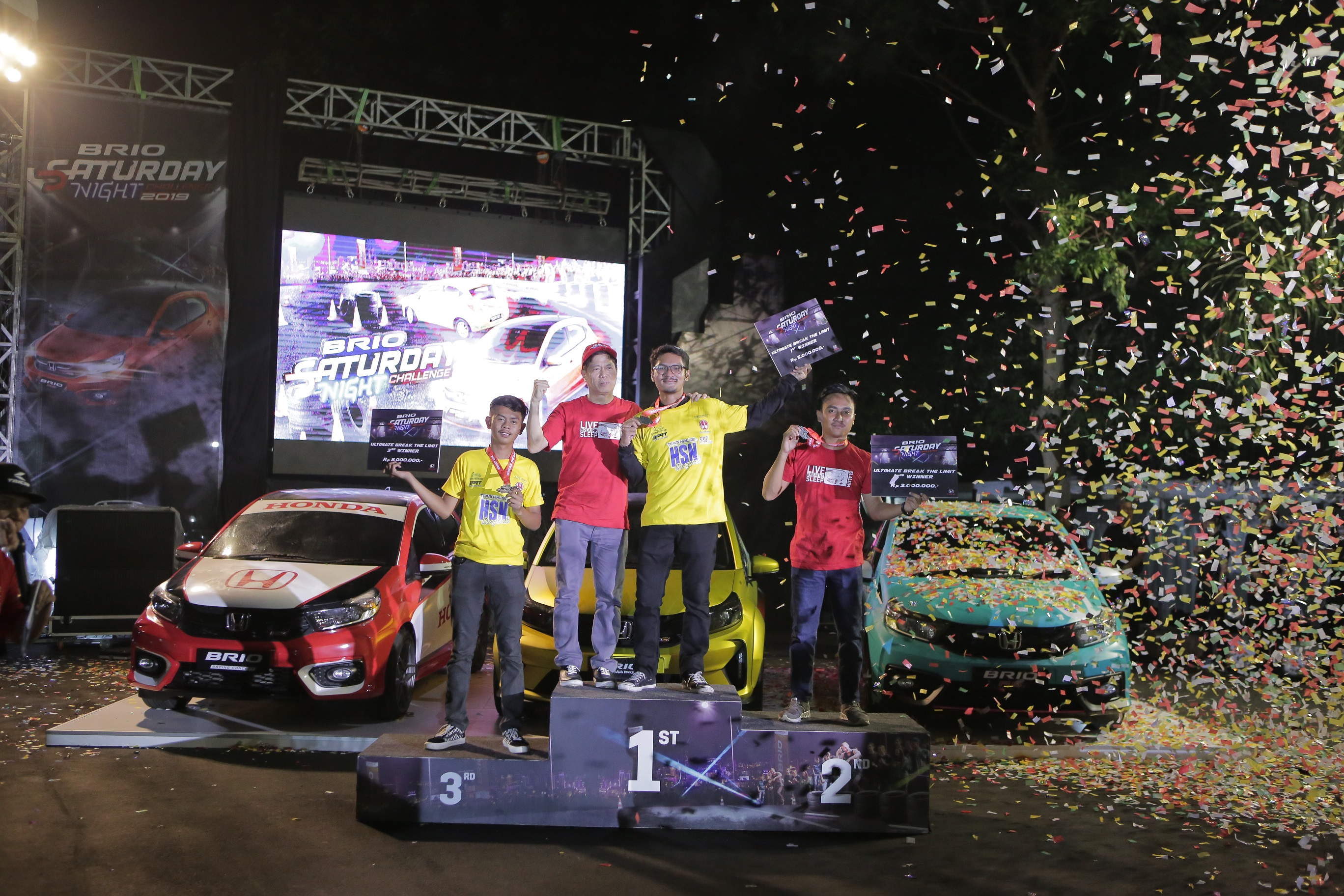 Auddi di sepanjang lomba tersebut berhasil dengan catatan waktu 18,004 detik.