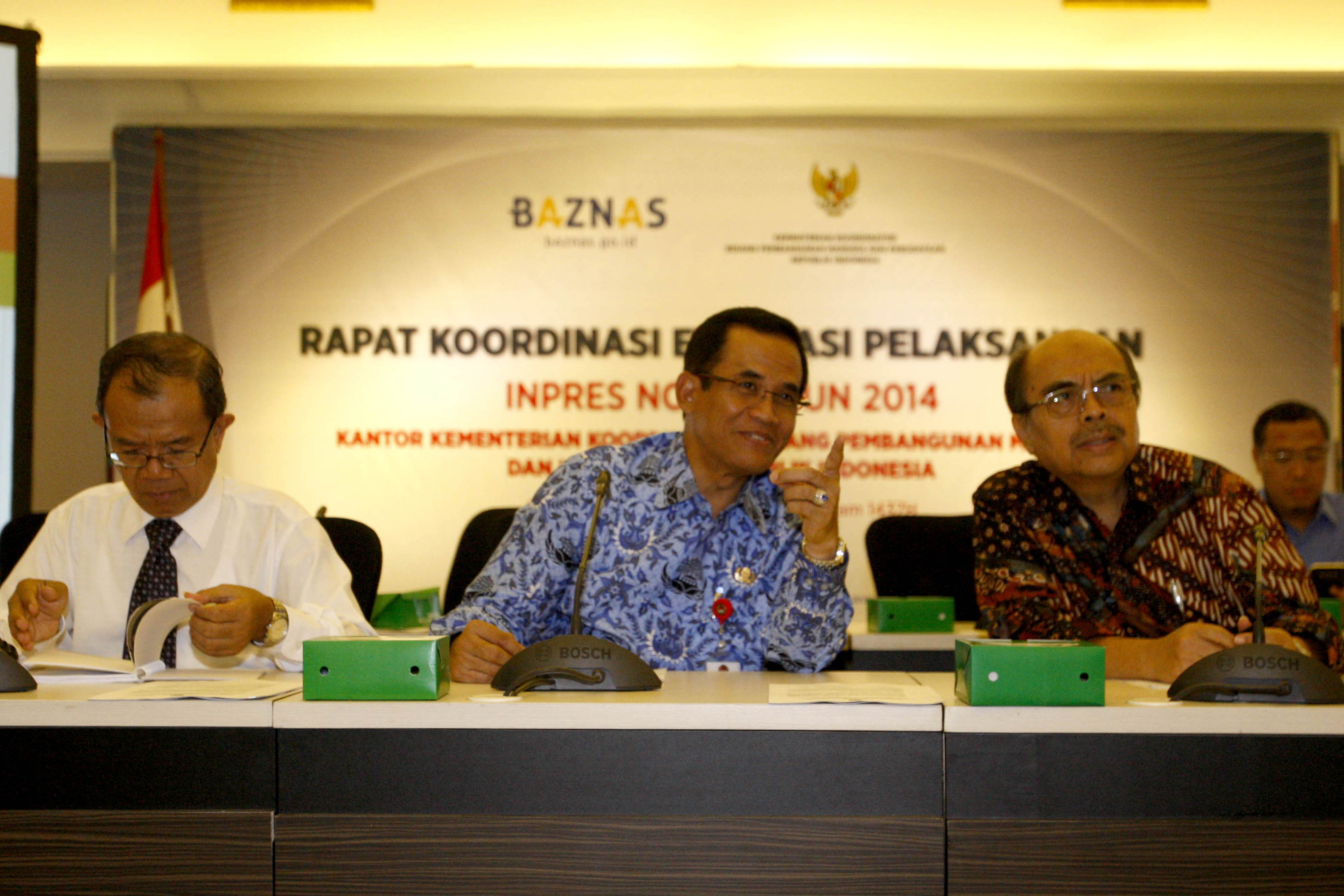 Deputi Menteri Bidang Pendidikan dan Agama Kemenko PMK, Agus Sartono (tengah).