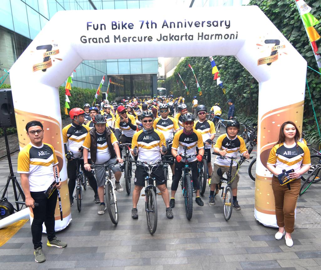 Fun Bike peringatan HUT Grand Mercure