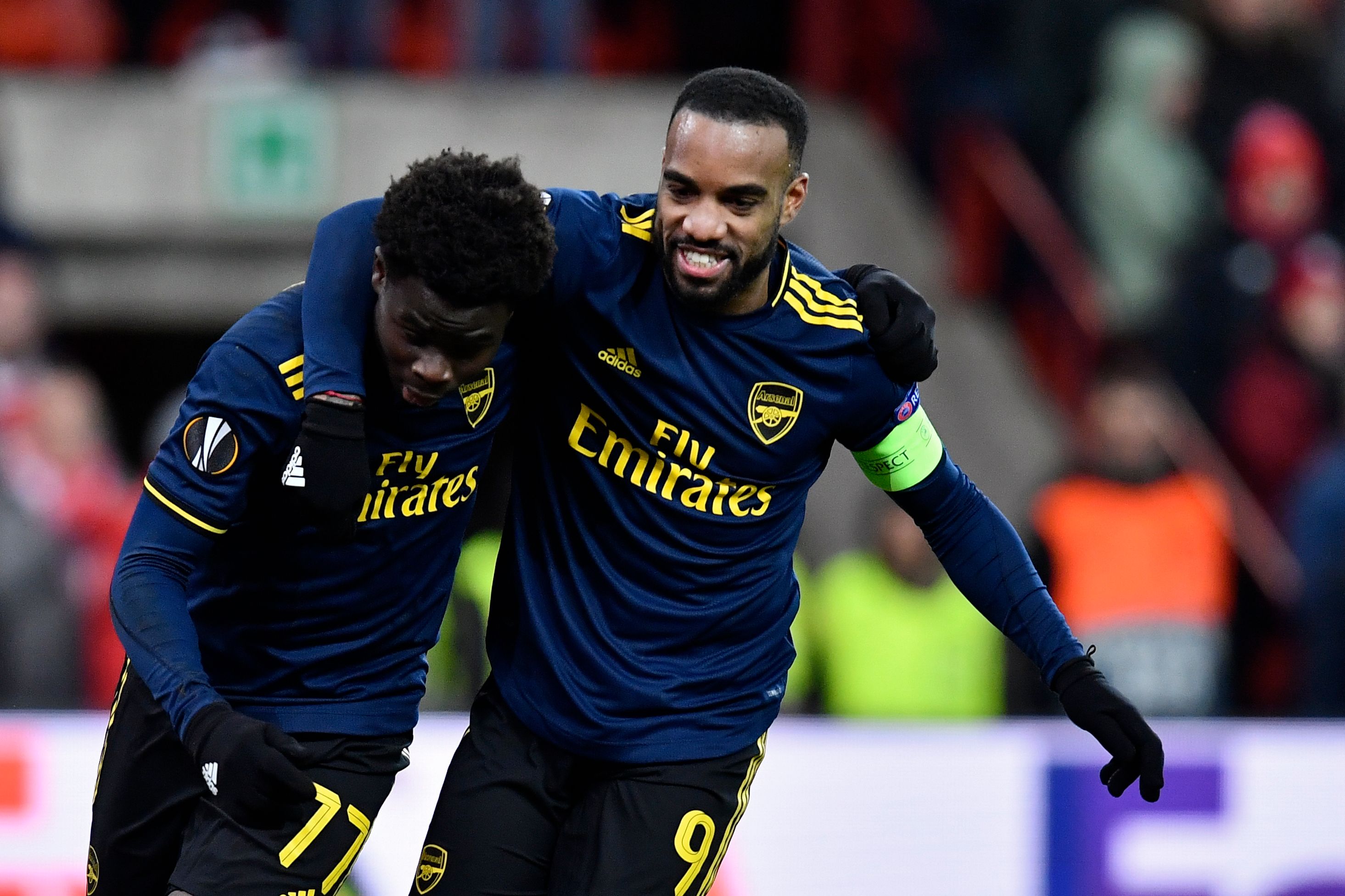 Duet pencetak gol Arsenal dalam laga Liga Europa melawan Standard Liege Bukayo Saka dan Alexandre Lacazette