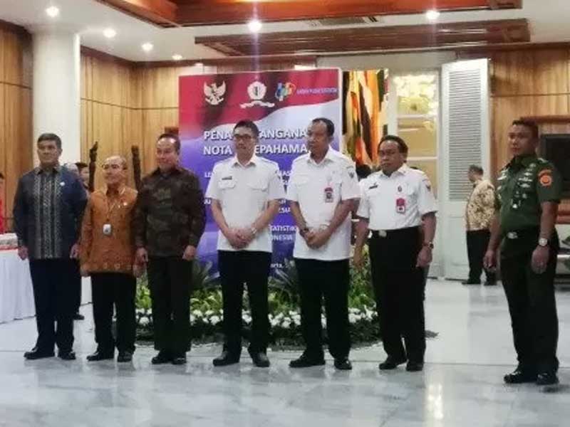 Plt Kepala BPIP Prof Hariyono (tiga dari kanan) dan Gubernur Lemhannas Letjen TNI (Purn) Agus Widjojo (tiga dari kiri).