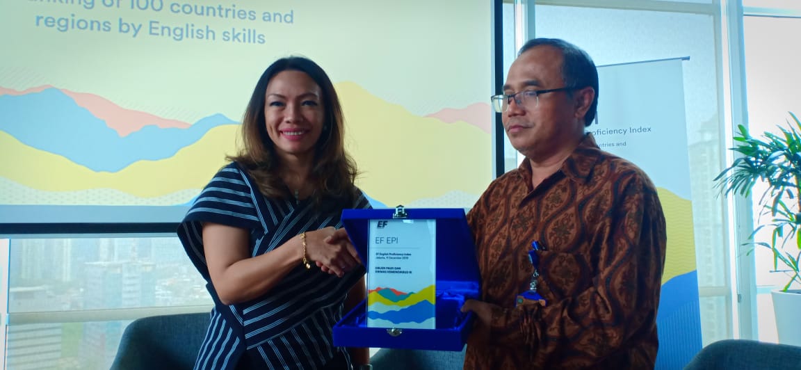Dr. Minh Tran, Executive Director of Academic Affairs & Partnership EF Education First memaparkan beberapa temuan EF EPI edisi ke-9/2019.