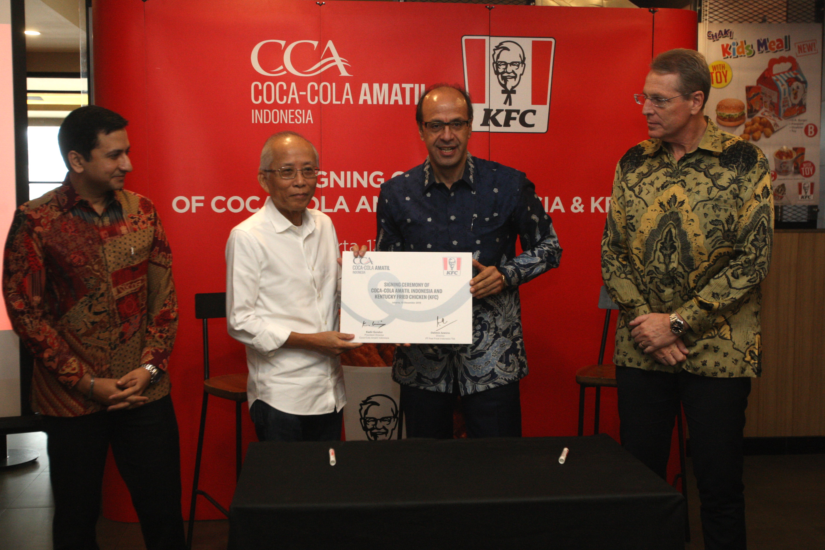 KERJASAMA COCA-COLA DAN KFC