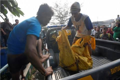 Pejalan kaki tewas ditabrak motor.