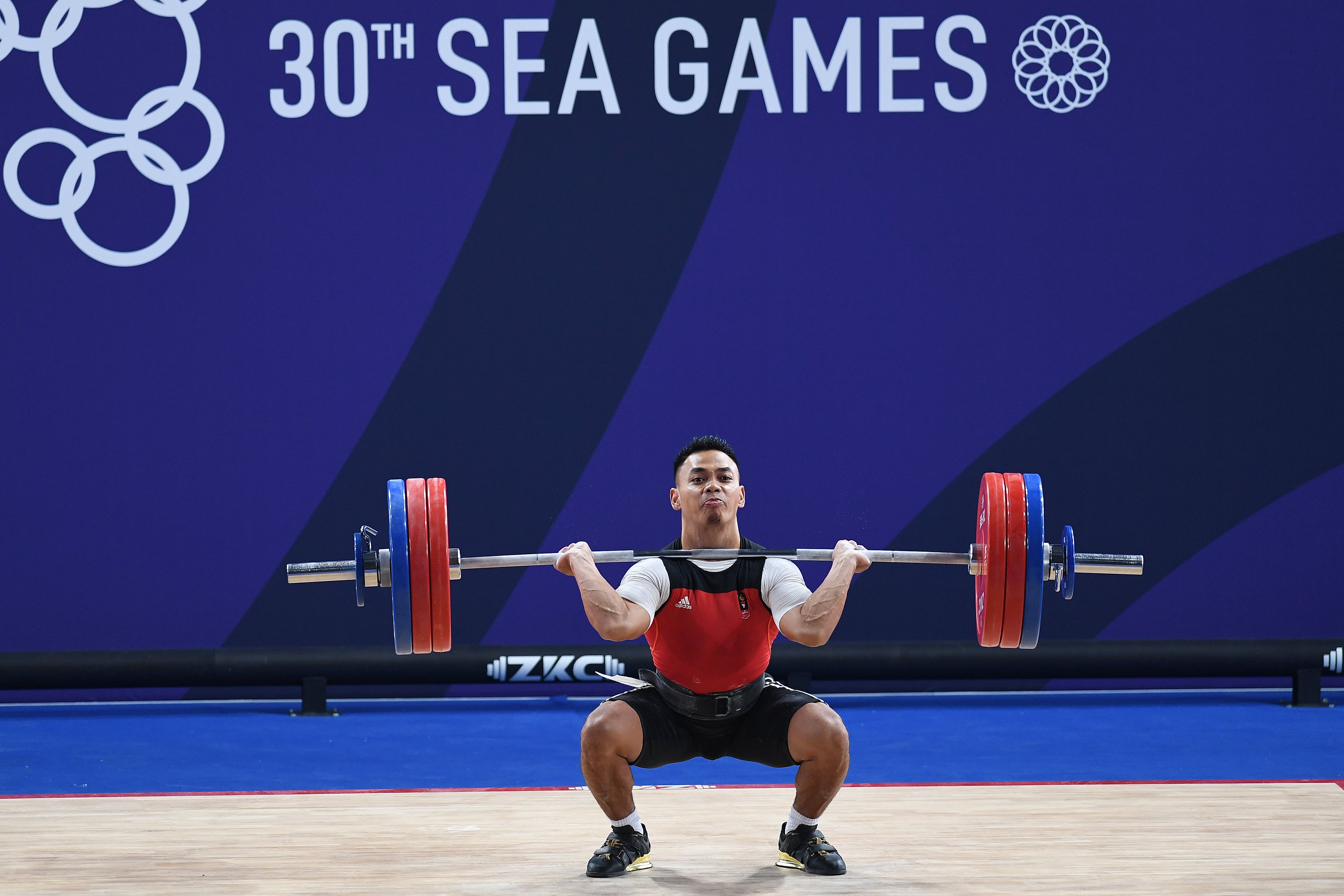 Lifter Indonesia Eko Yuli Irawan saat tampil di SEA Games 2019