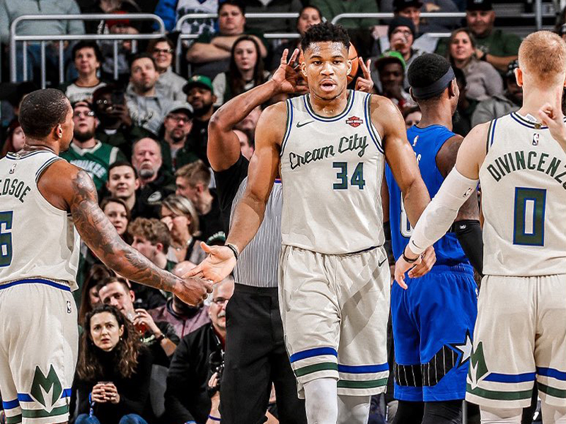 Laga antara Milwaukee Bucks dan Orlando Magic